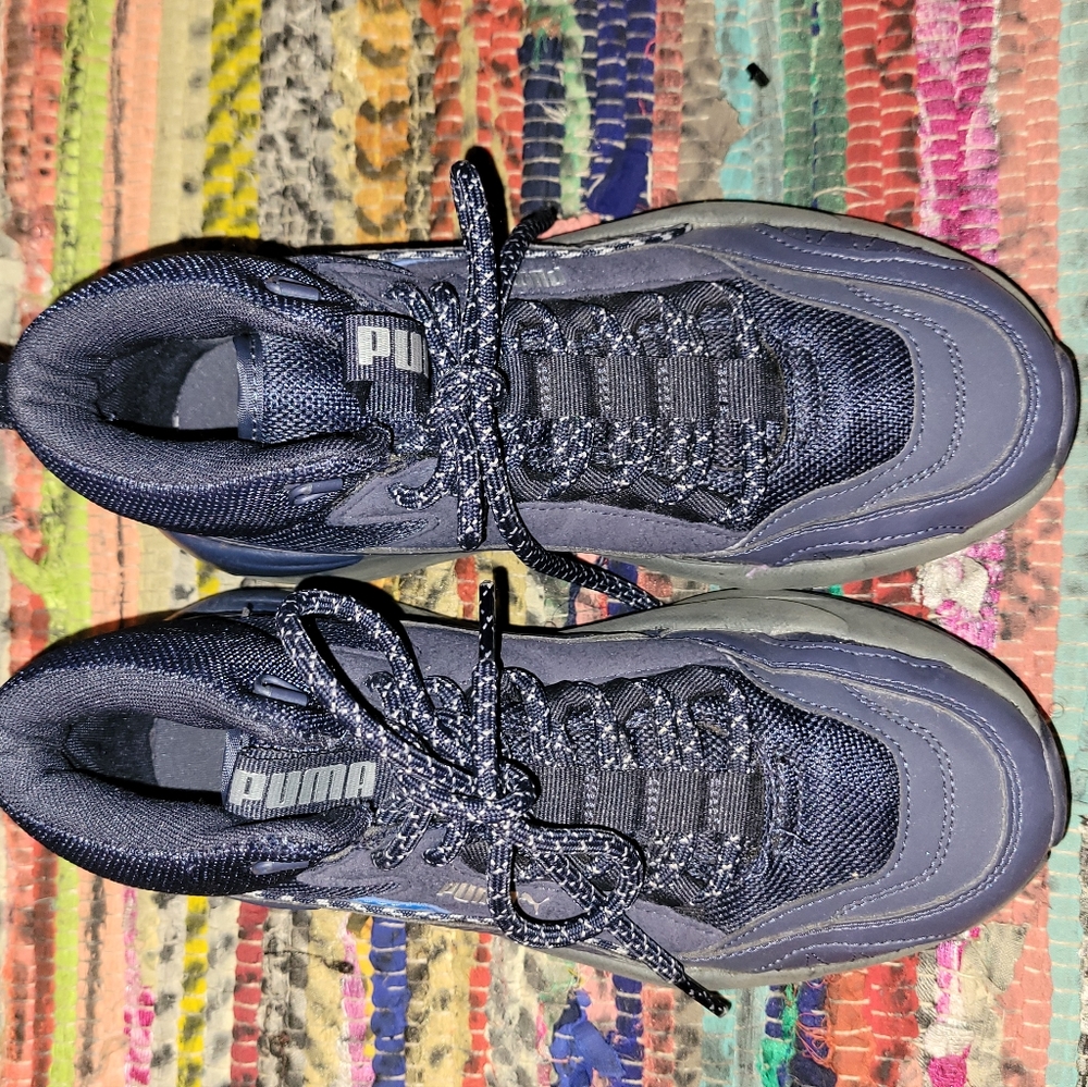 Pumas - Picture 4 of 4